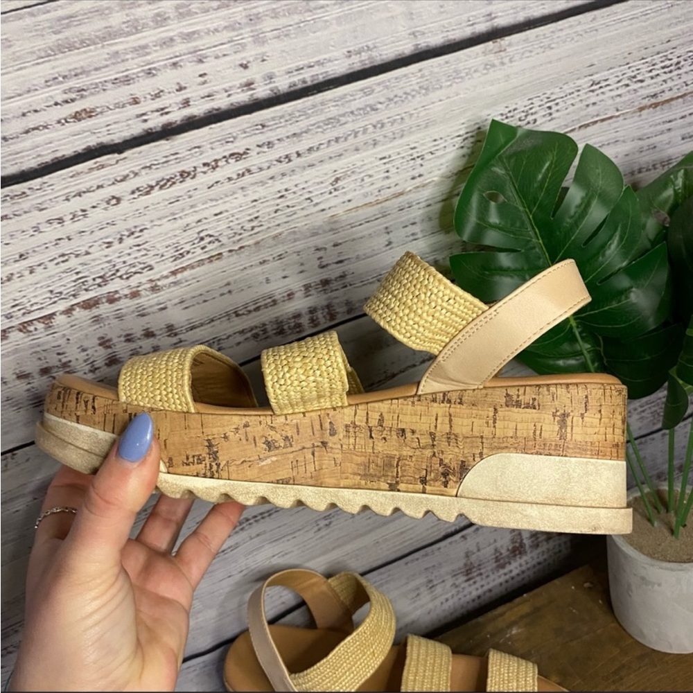 Universal Thread Tan Platform Double Strap Sandal… - image 7